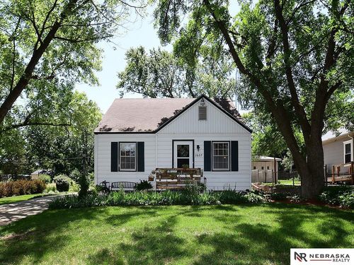 2627 B St, Lincoln, NE, 68502-1851 | Card Image