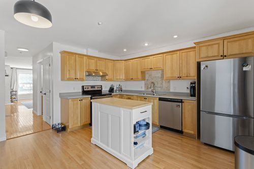 b-6 Tammy Ct, Hudson, NH, 03051-6900 | Card Image