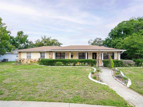 200 S Main Ave, MINNEOLA, FL, 34715-7998 | Card Image