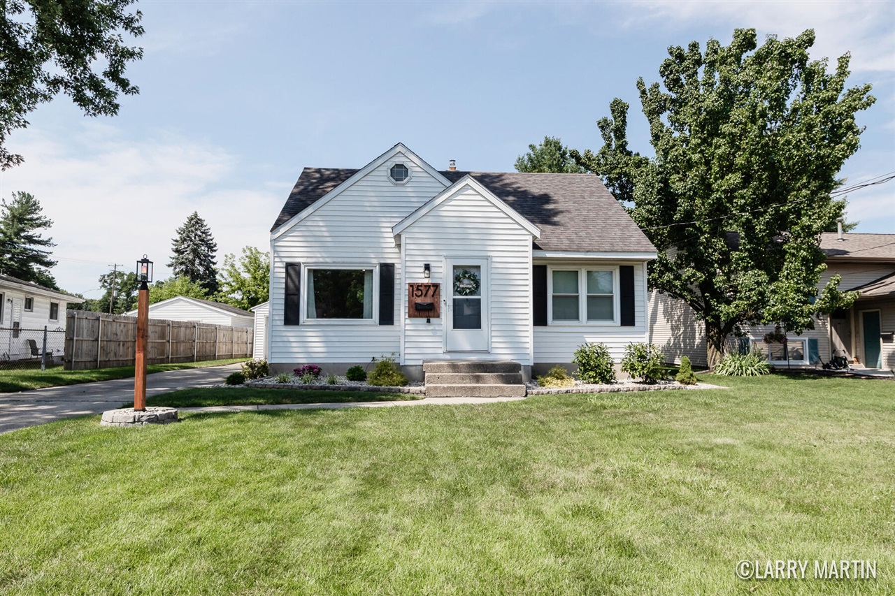 Floyd St, Wyoming, MI 49509