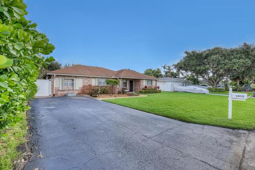 1915 Laurel Ln, Lake Clarke Shores, FL, 33406-6745 | Card Image