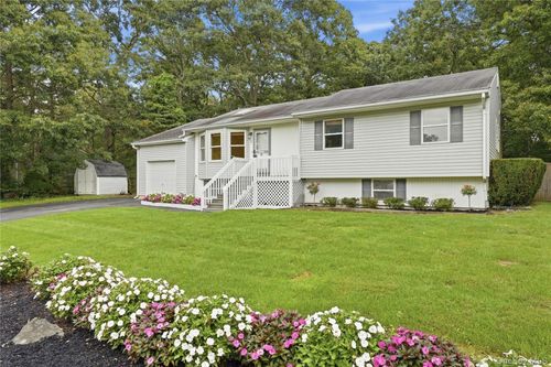 21 Lisa Ct, Shirley, NY, 11967-1578 | Card Image