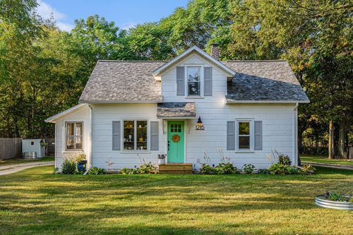 1216 Miller Rd, Plainwell, MI, 49080-1051 | Card Image