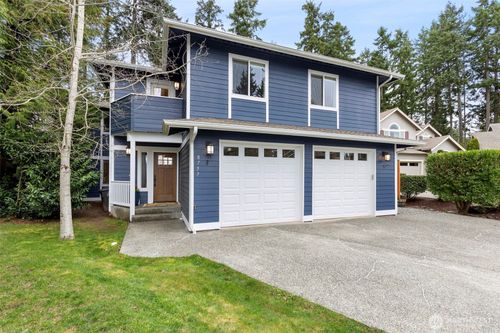 8757 Ne Rosario Pl, Bainbridge Island, WA, 98110-4628 | Card Image