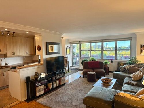 8r-135 Ocean Parkway, New York City, NY, 11218 | Card Image