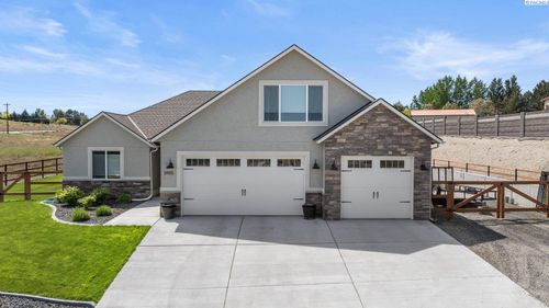 3905 Orchard St, West Richland, WA, 99353-5190 | Card Image