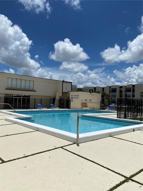 apt-106-9441 Sw 4th St, Miami, FL, 33174-2018 | Card Image