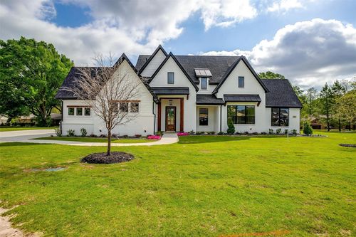 2000 Cumberland Cir, Corsicana, TX, 75110-2683 | Card Image