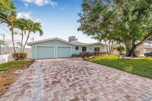 352 La Hacienda Dr, INDIAN ROCKS BEACH, FL, 33785-3715 | Card Image