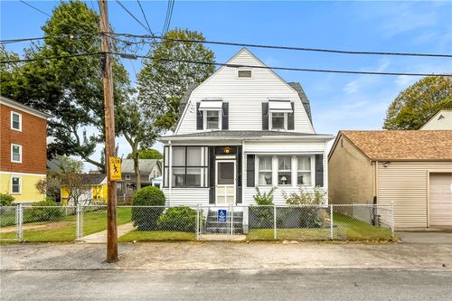 15 Redfern St, North Providence, RI, 02911-1616 | Card Image