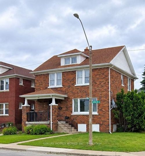 589 Giles Blvd W, Windsor, ON, N9A6H8 | Card Image