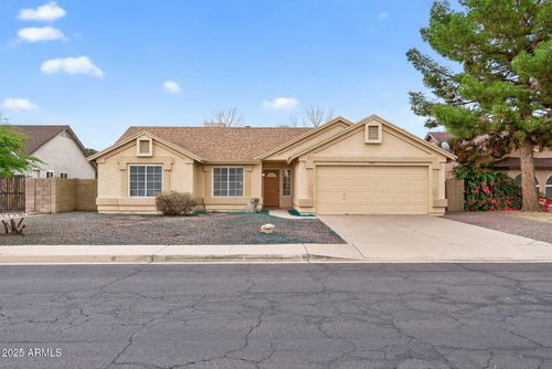 907 N Falcon Dr, Gilbert, AZ, 85234-7400 | Card Image