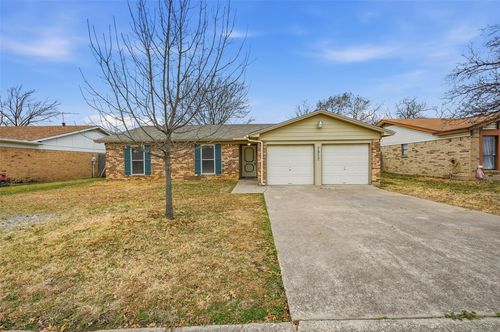 7517 Clover Ln, Watauga, TX, 76148-1706 | Card Image