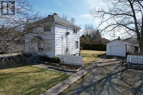 548 Lake St, Sault Ste. Marie, ON, P6B3L2 | Card Image