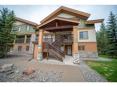 201D - 33 Rivermount Pl, Condo with 3 bedrooms, 2 bathrooms and 2 parking in Fernie BC | Image 2