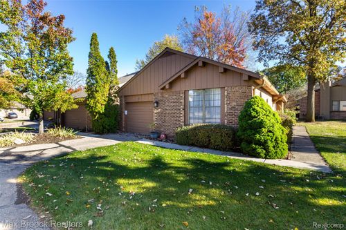 1860 Christy Ct, Rochester Hills, MI, 48309-3325 | Card Image