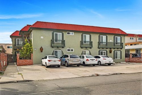 11-4450 Wilson Ave, San Diego, CA, 92116 | Card Image