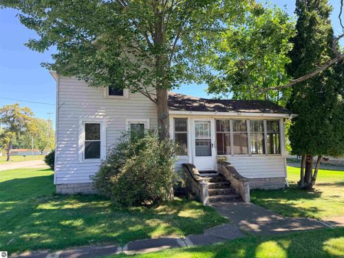 520 Tawas St, East Tawas, MI, 48730-1335 | Card Image