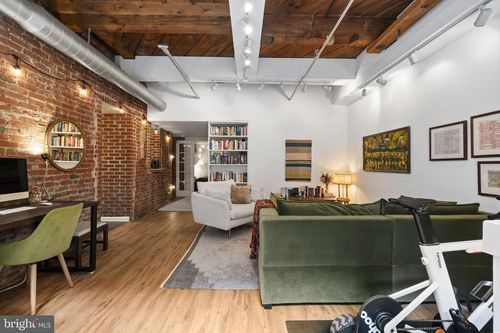 apt-c002-301 Race St, PHILADELPHIA, PA, 19106-1839 | Card Image