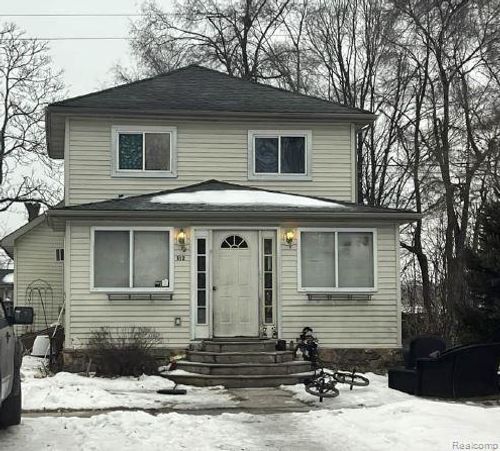 112 N Beach St, Bancroft, MI, 48414-7700 | Card Image