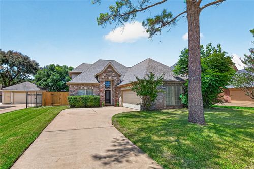 2922 Cotton Stock Dr, Sugar Land, TX, 77479-1212 | Card Image