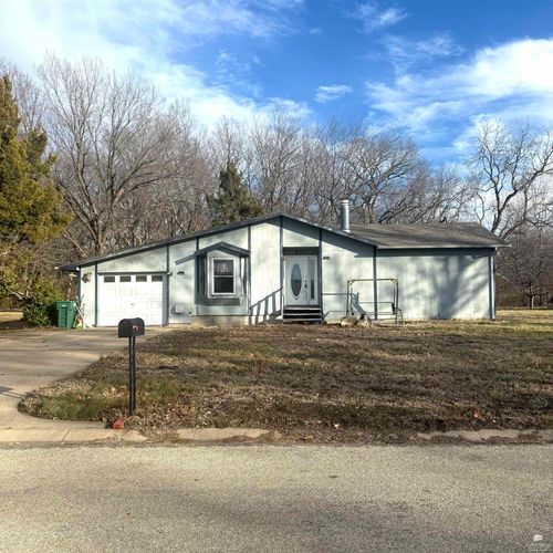 2111 Timber Creek Dr, Manhattan, KS, 66502-8962 | Card Image