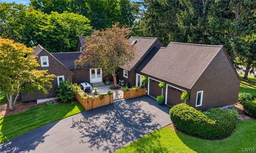 6070 Hiller Dr, Cicero, NY, 13039-9372 | Card Image