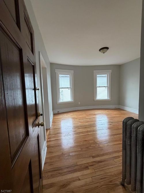 2-54 N 5th St, Newark, NJ, 07107-2906 | Card Image