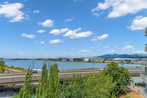 {{alt}} | Card Image