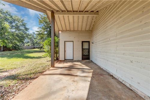 22 Barberry Dr, Newnan, GA, 30265-1206 | Card Image