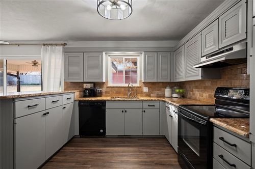 1925 Live Oak St, Enid, OK, 73703-6648 | Card Image