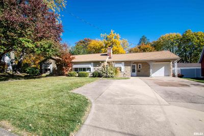 215 Fall Street, House other with 3 bedrooms, 1 bathrooms and null parking in Washington IL | Image 2