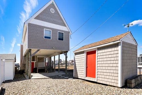 424 W 17th Ave, WILDWOOD, NJ, 08260-2618 | Card Image