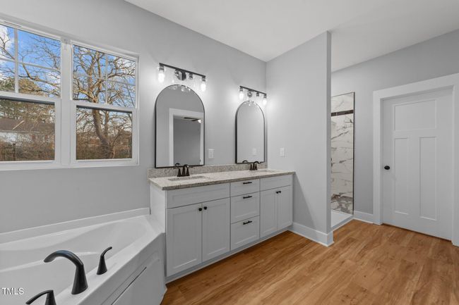 42-web-or-mls-VB4A5117 | Image 30