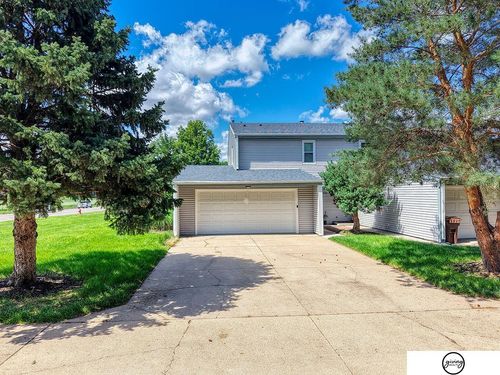5600 Fairacre Ct, Lincoln, NE, 68506-4504 | Card Image