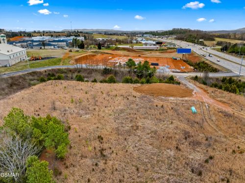 3 Winfield Dunn Pkwy, Kodak, TN, 37764 | Card Image