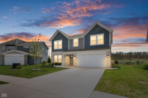 9707 Violet Cir, Indianapolis, IN, 46239-9823 | Card Image