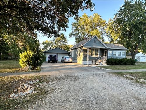 902 Birch St, Pana, IL, 62557-1630 | Card Image