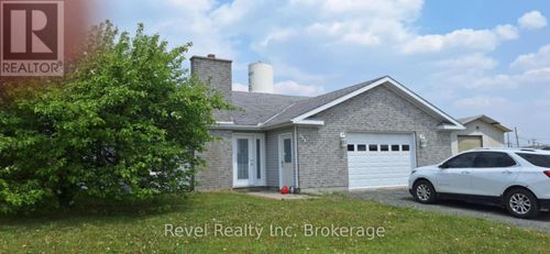 320 Prince St, Hearst, ON, P0L1N0 | Card Image