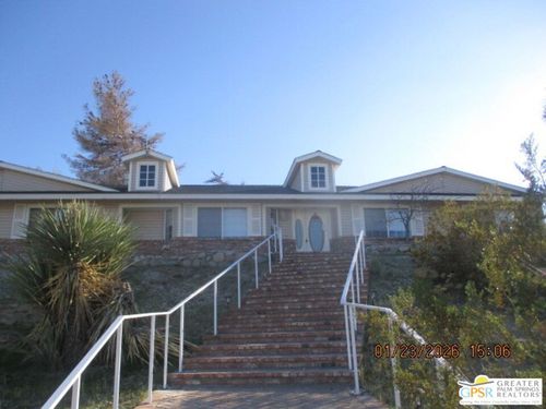 58479 Sierra Vista Dr, Yucca Valley, CA, 92284-6624 | Card Image