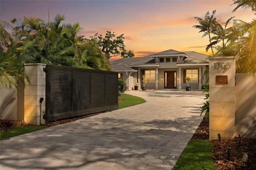 1705 Wisconsin Ln, Sarasota, FL, 34239-5942 | Card Image