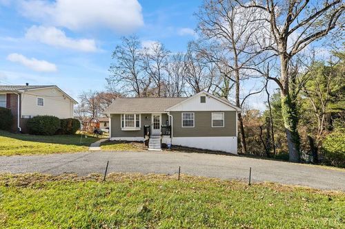 1117 Long Meadows Dr, Lynchburg, VA, 24502-5205 | Card Image
