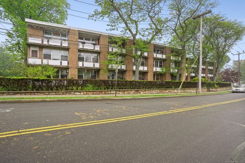 apt-22-15 Ellsworth St, Bridgeport, CT, 06605-3173 | Card Image