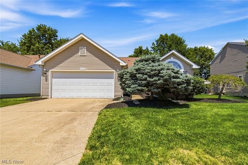 4956 Windsford Cir, North Ridgeville, OH, 44039-1046 | Card Image