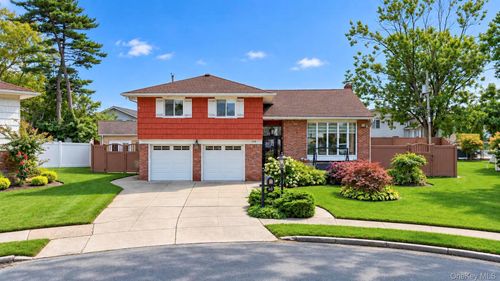 919 Park Ct, Valley Stream, NY, 11581-2710 | Card Image