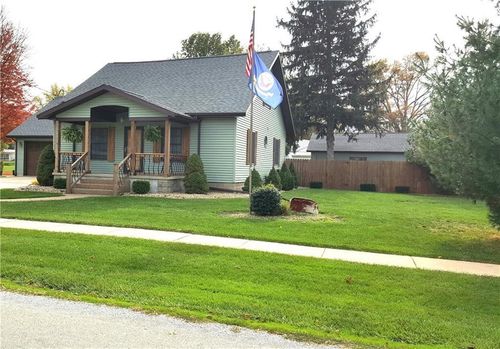 413 W Lake St, Pana, IL, 62557-1017 | Card Image