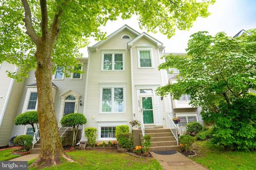 6904 Compton Ln, CENTREVILLE, VA, 20121-5006 | Card Image