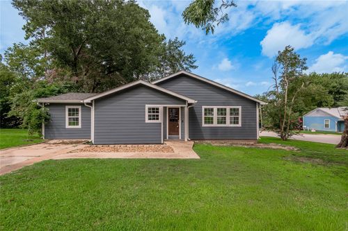 1802 Avenue P, Huntsville, TX, 77340-4324 | Card Image