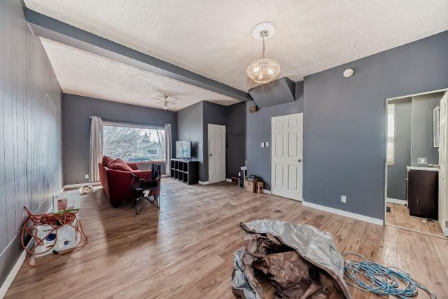 2525 16 A Street Se, Home with 4 bedrooms, 2 bathrooms and 2 parking in Calgary AB | Image 8