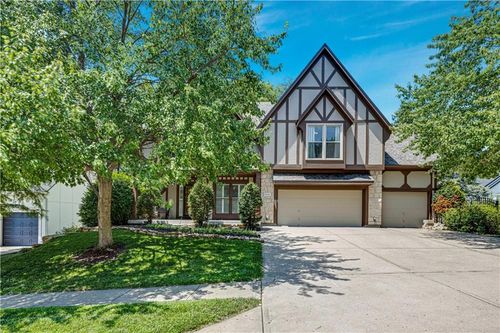 6736 Nw Monticello Ter, Parkville, MO, 64152-5705 | Card Image